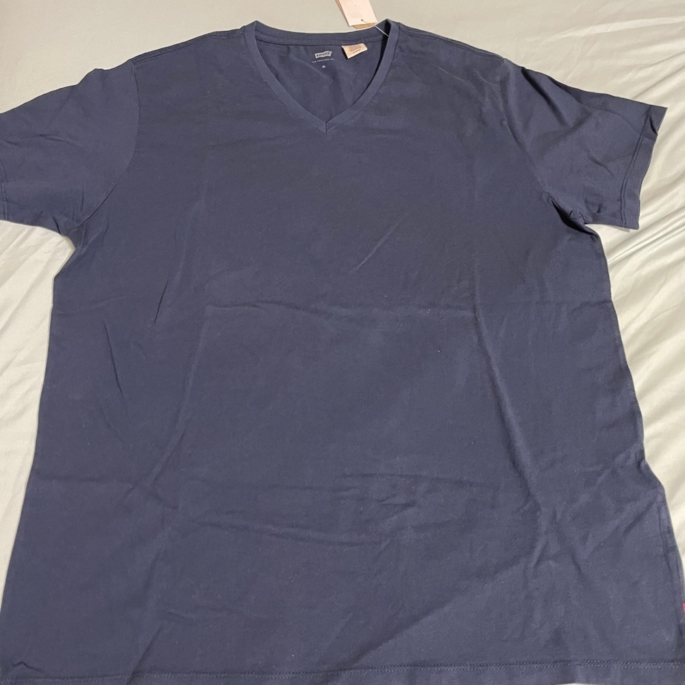 NWT - Levi’s tee shirt